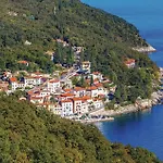 Apartment Beautiful Apartment In Moscenicka Draga *