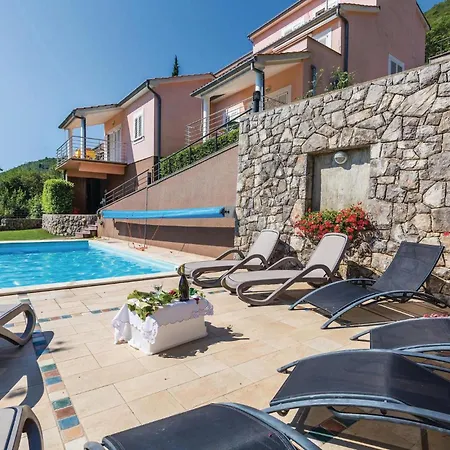 Beautiful Apartment In Moscenicka Draga Mošćenička Draga